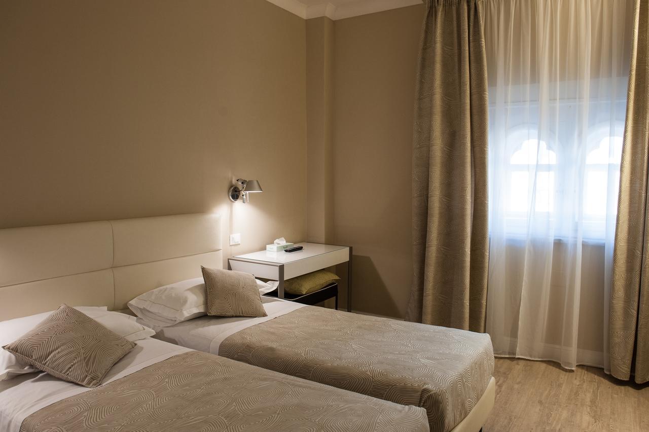 Hotel Universal Livorno Dış mekan fotoğraf