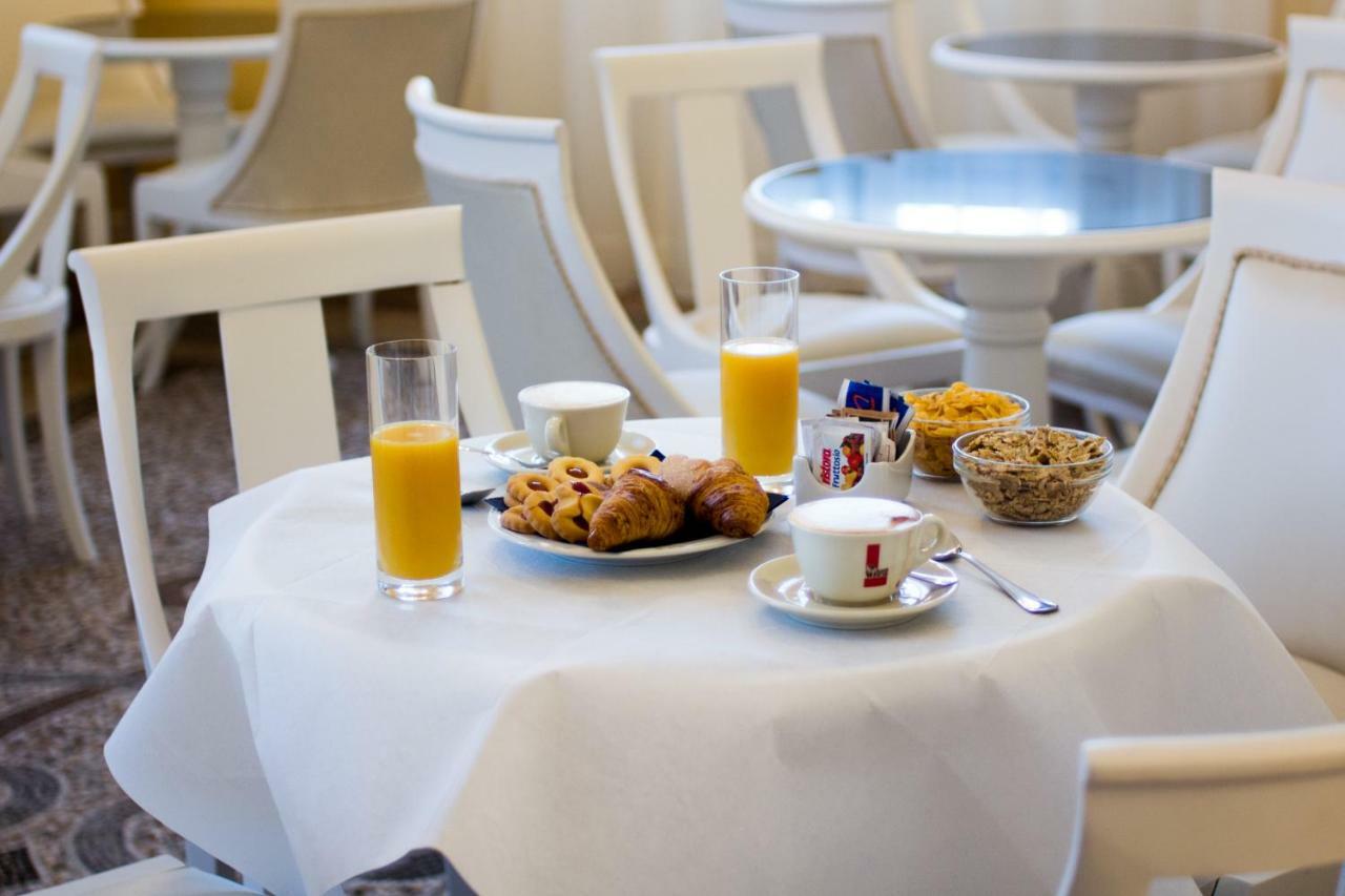 Hotel Universal Livorno Dış mekan fotoğraf